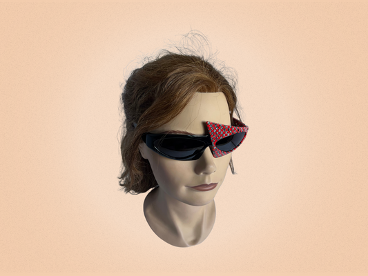 Alain Mikli Vintage – Modèle AL0841 0013 – Lunettes de Soleil Asymétriques Rouges et Noires – Fait Main en France