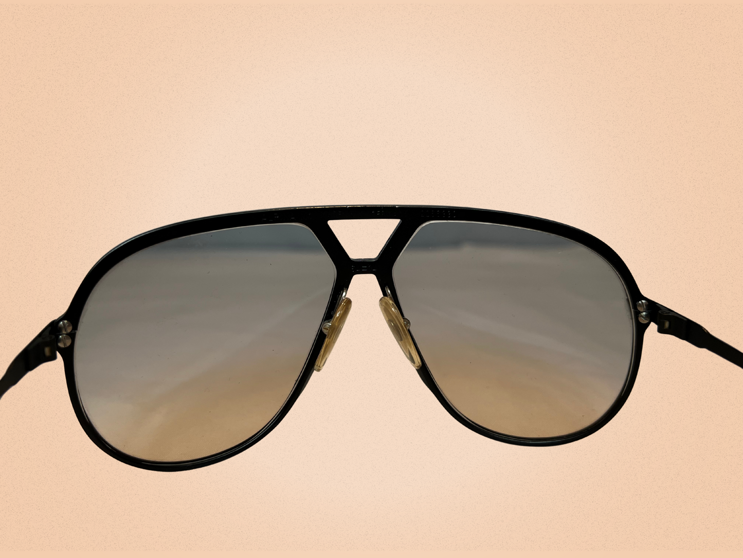 Alpina M1 – Lunettes de soleil vintage noires & dorées – Fabriquées en Allemagne de l’Ouest – Modèle emblématique des années 80