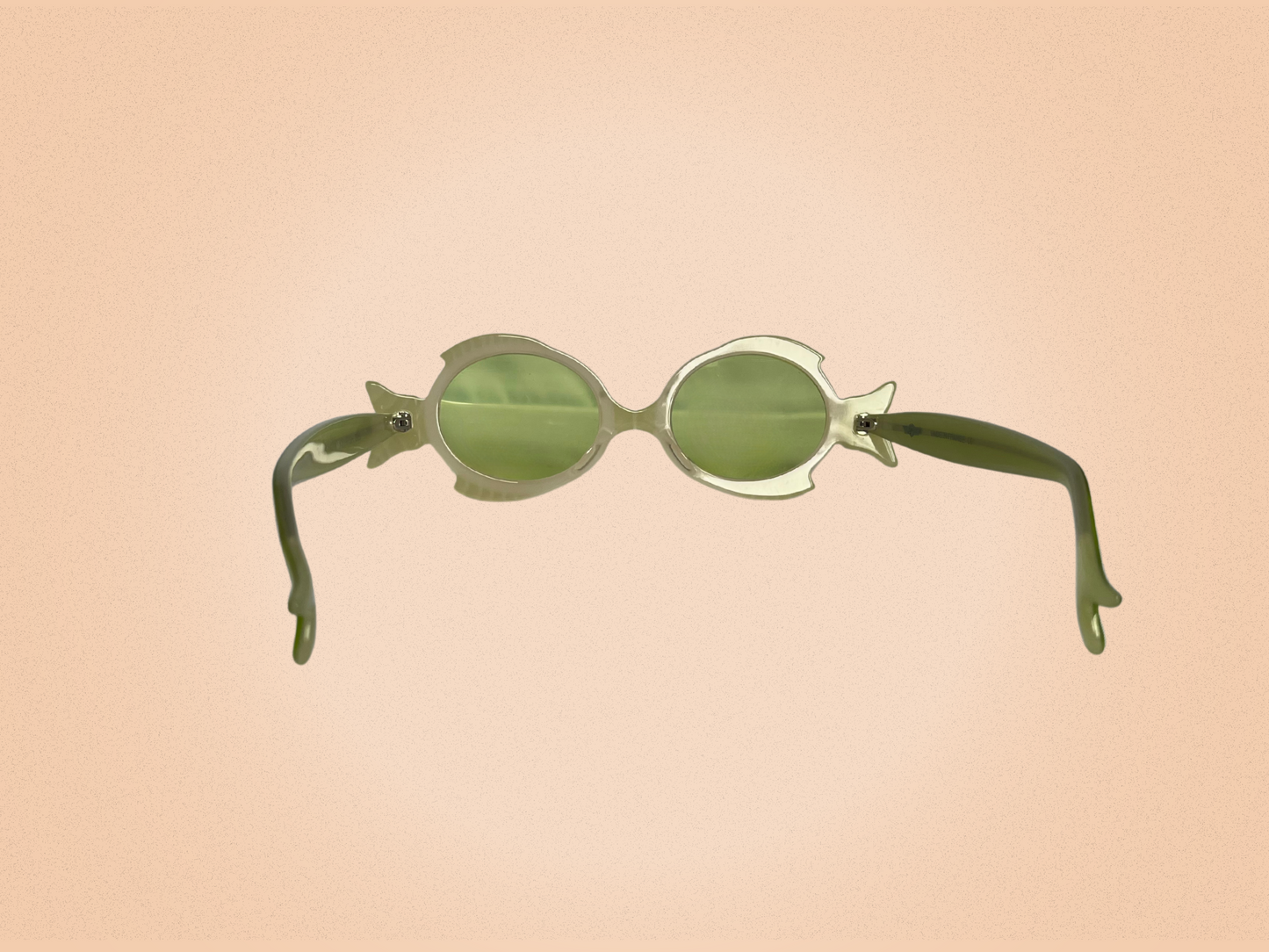 BOZ MoonFish – Lunettes de soleil vintage de collection – Acétate vert sculpté – Fabriquées en France (Jura)